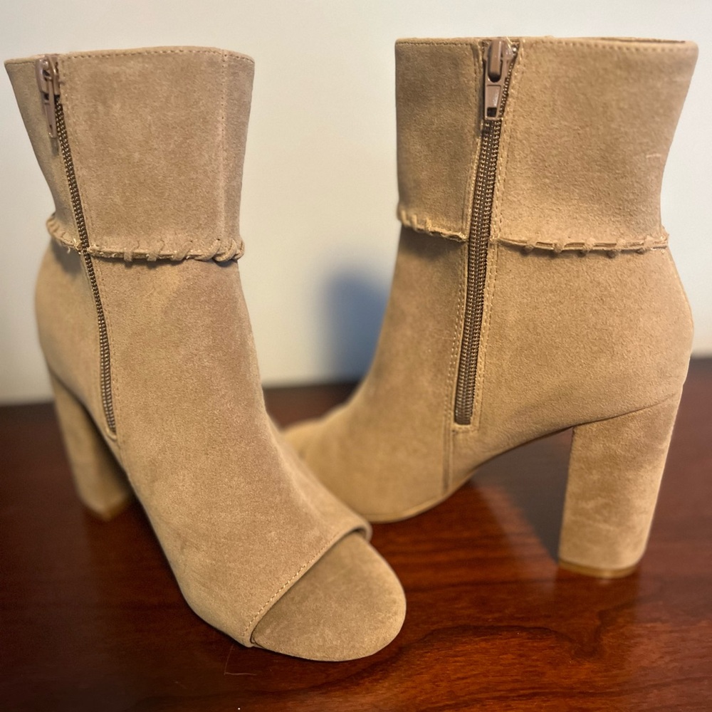 VENUS Tan Ankle Boots Size 7 just like brand new